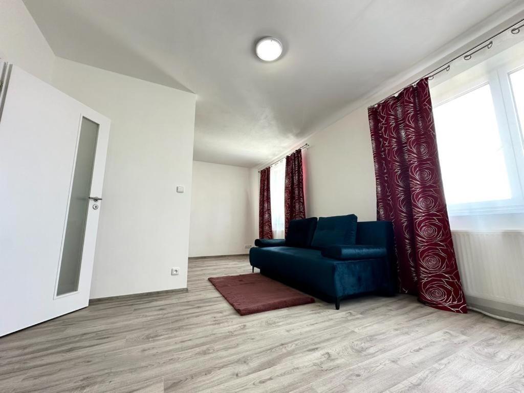 Sky 501 Apartment *